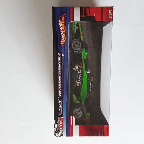 Hot Wheels 2010 Danica Patrick #7 GoDaddy Andretti IndyCar 1:24  NEW - Picture 5 of 8